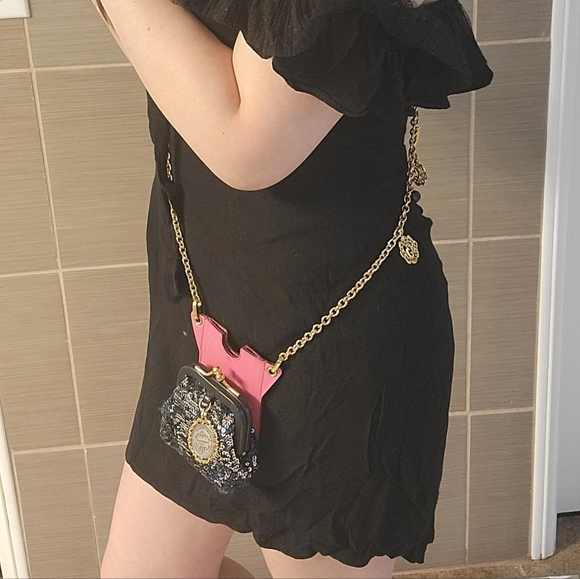 D&G classic mini purse and phone case. - Picture 7 of 8